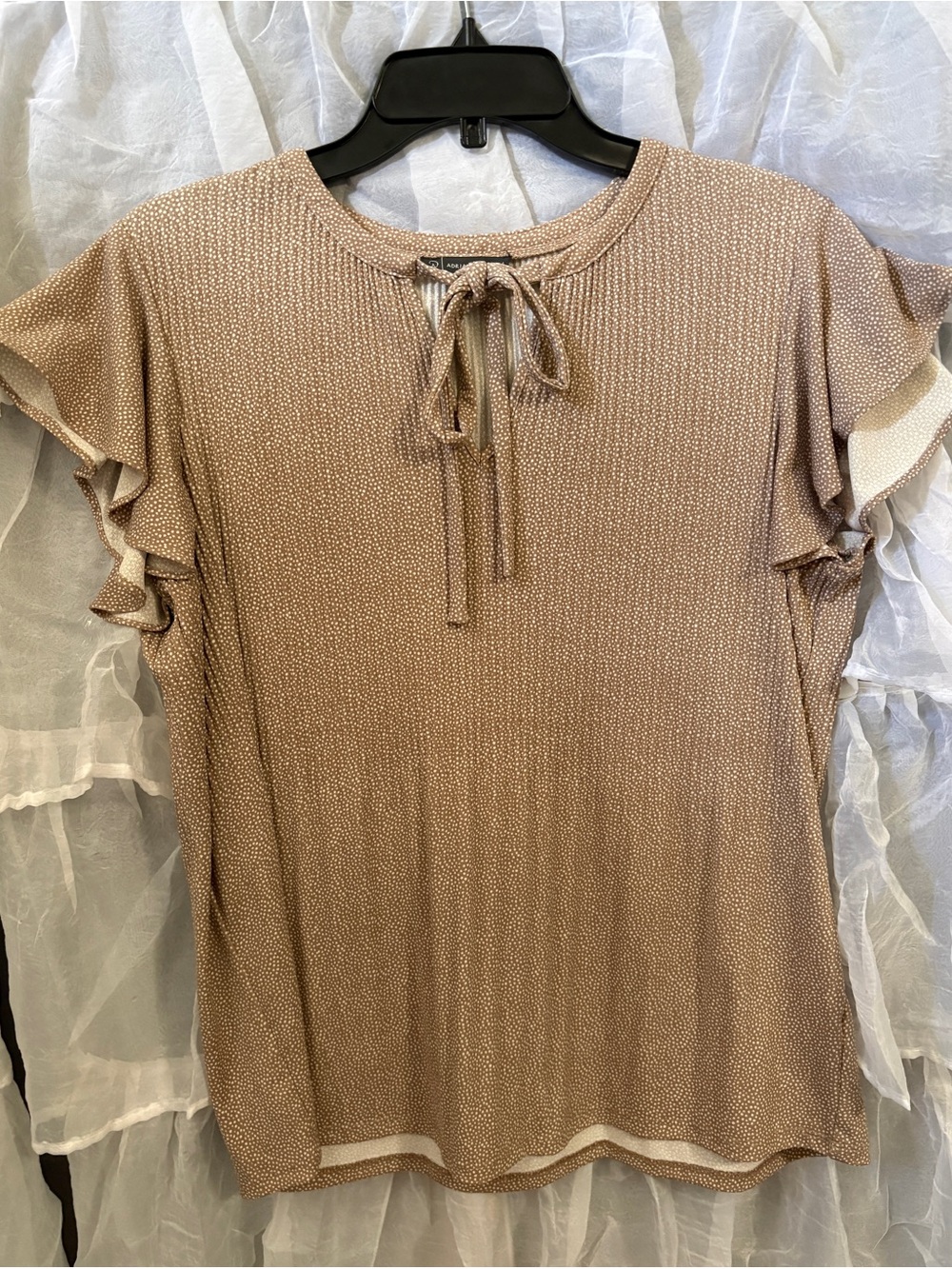 Adrianna Papell Beige Tie-Neck Flutter Sleeve Blouse
